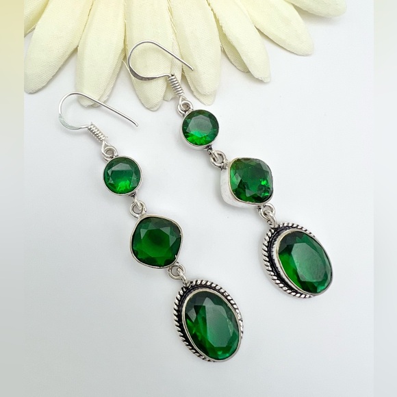 GREEN QUARTZ EARRINGS - Picture 14 of 14